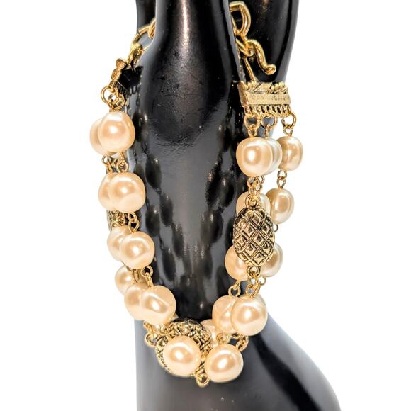 VTG Joan Rivers Gold Tone Faux Baroque Pearl Triple Strand Hook Clasp Bracelet - Picture 1 of 8